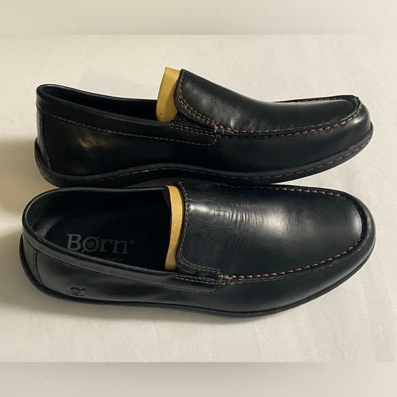 NWT Born Leather Sip-On Loafers - Picture 3 of 16
